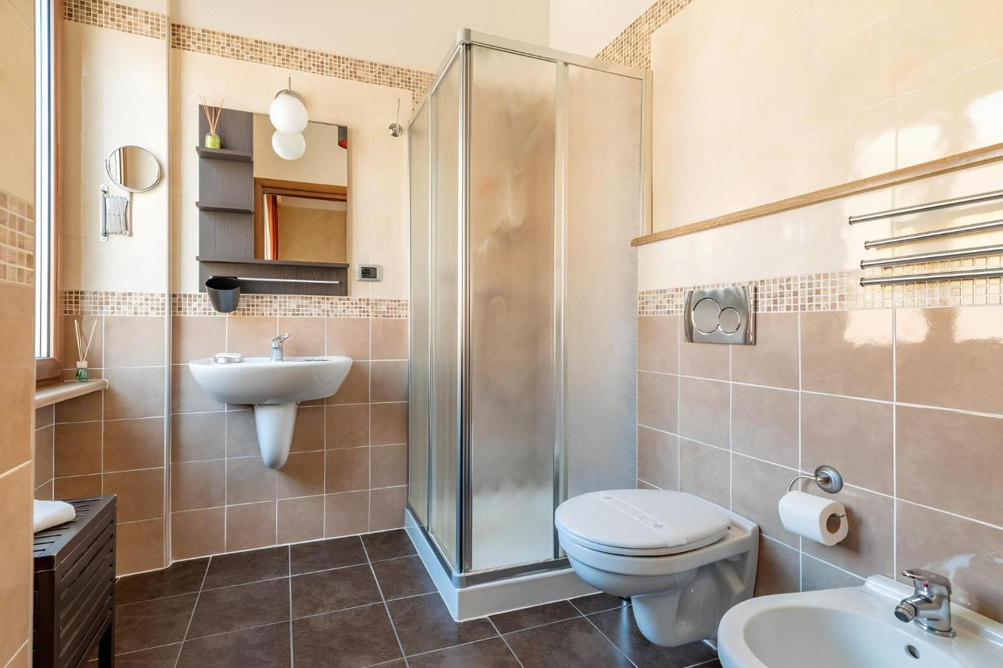 Alis Laura Guest House - 150M From Piazza Bologna Metro And 10 Minutes From The Colosseum Luaran gambar